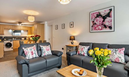 2 Bed in Holmfirth 1