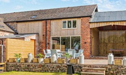 4 Bed in Stoke-on-trent 4