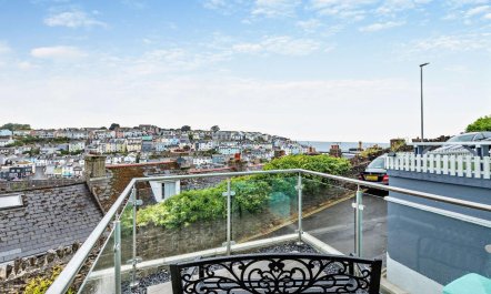3 Bed in Brixham 2