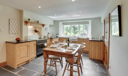 2 Bed in Ambleside 8