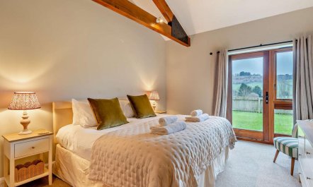 3 Bed in Corton Denham 4