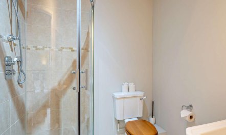 3 Bed in Corton Denham 5