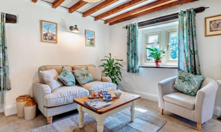 1 Bed in Malmesbury 2