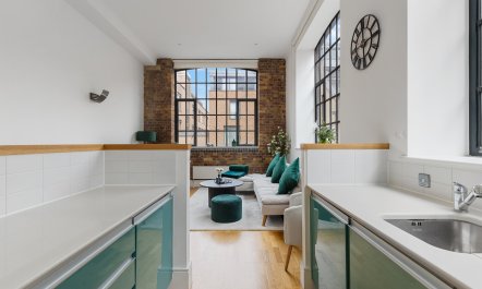 London Joy 7