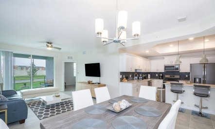 The Aurora Skyline 0