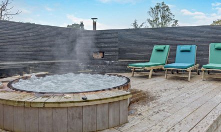 2 Bed in Lymington 1