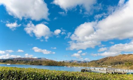 3 Bed in Waterhead 0