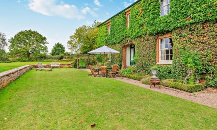 5 Bed in Taunton 0