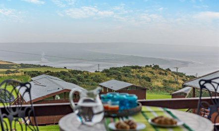 3 Bed in Aberdovey 1