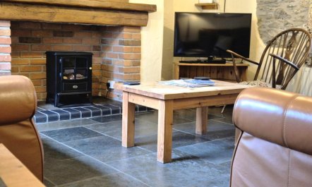 3 Bed in Combe Martin 1