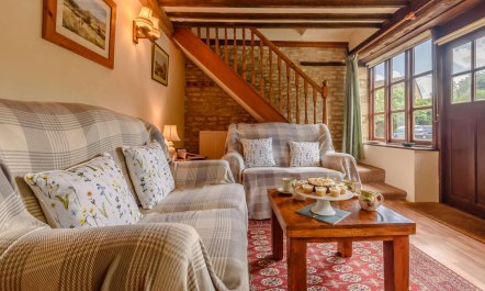 2 Bed in Cirencester 3