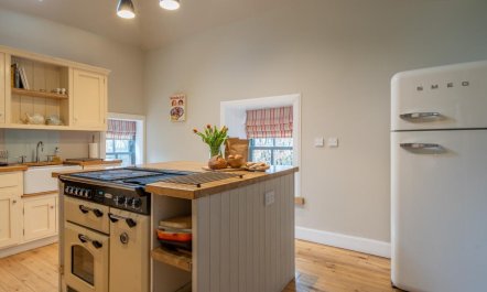 3 Bed in Loch Lomond 7