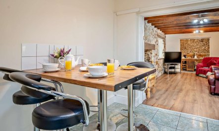 4 Bed in Tenby 4