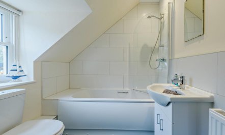 4 Bed in Tenby 9