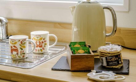 2 Bed in Gilfachrheda 4