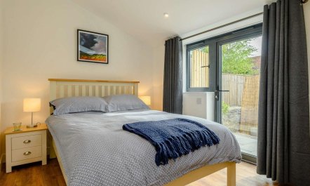 2 Bed in Glastonbury 9
