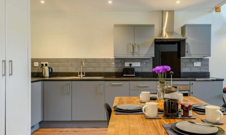 2 Bed in Glastonbury 7