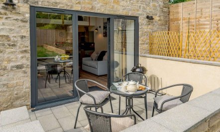 2 Bed in Glastonbury 3