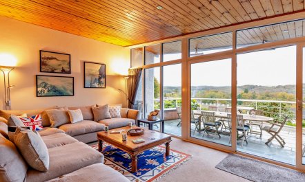 4 Bed in Windermere 2