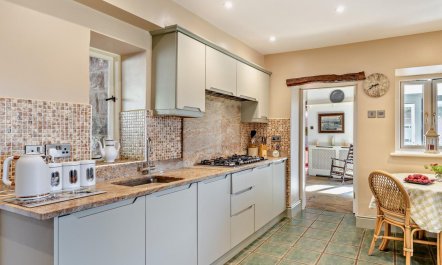 4 Bed in Cheshire 1