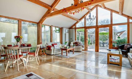 2 Bed in Gloucester 1