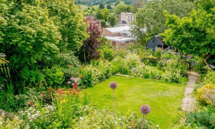 3 Bed in Stroud 2