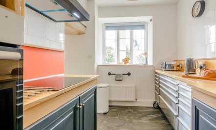 3 Bed in Stroud 9