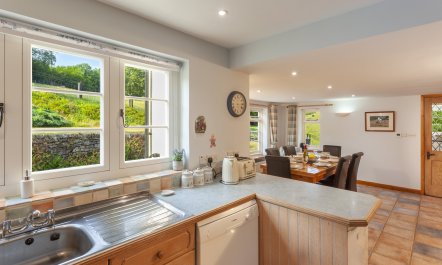 Lower Spire Cottages (sleeps 11) 4
