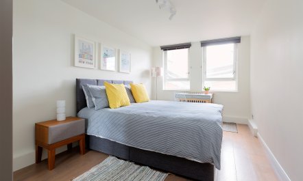Dockside Delight 7