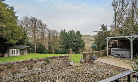 4 Bed in Hawick 1