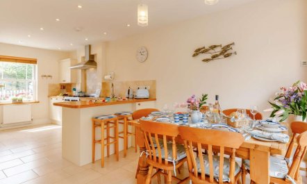 3 Bed in Bridport 8