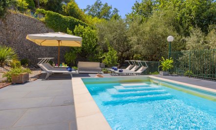 A Sunny Retreat 1