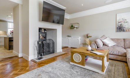 7 Bed in Whitchurch 9