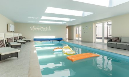 7 Bed in Whitchurch 2