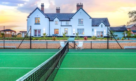 7 Bed in Whitchurch 1