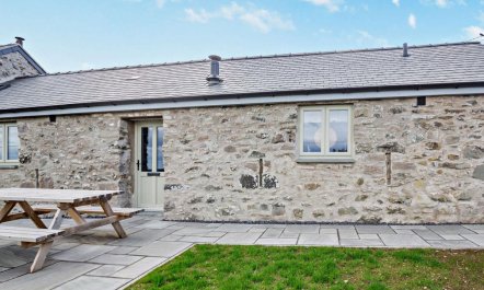 2 Bed in Llannefydd 1