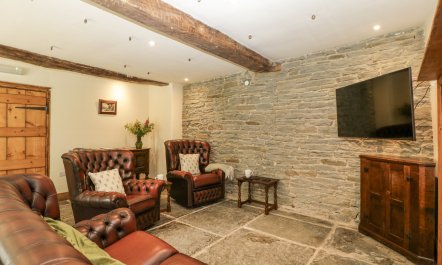 Evenjobb Court Farmhouse 3