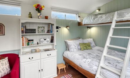 Foxgloves Hut, Brompton Regis 2