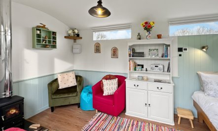 Foxgloves Hut, Brompton Regis 7