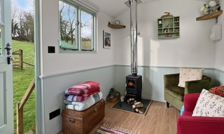 Foxgloves Hut, Brompton Regis 6