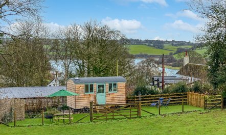 Foxgloves Hut, Brompton Regis 3
