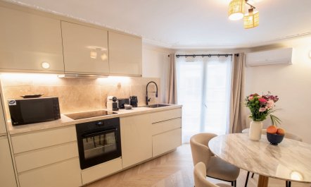Parisian Suite 3