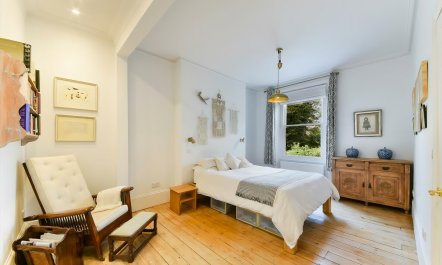 The House by the Heath 9