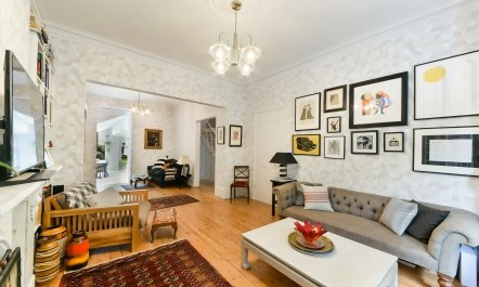 The House by the Heath 3