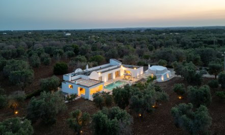 Taupe & Trullo 1