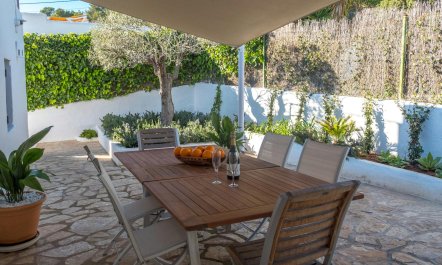 Charming Seaside Haven 4