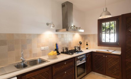 Charming Seaside Haven 9