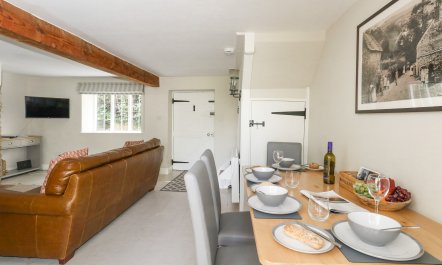 The Woodman's Cottage 4