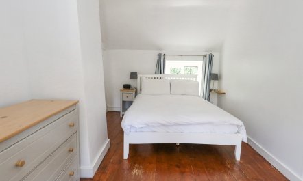 The Woodman's Cottage 8