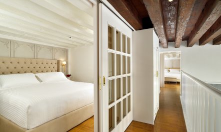 Venetian Vita 9
